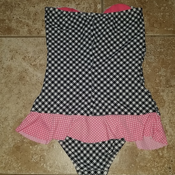 Pink, black and white one piece - Picture 3 of 3